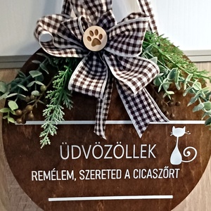 Kopogtató cicásoknak, ajtódísz cicafanoknak, Cicás tábla, Otthon & Életmód, Dekoráció, Ajtó- és ablak dekoráció, Ajtódísz & Kopogtató, Gravírozás, pirográfia, Famegmunkálás, MESKA