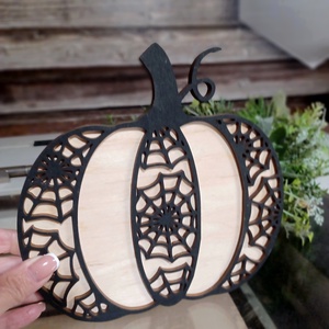 Halloween fa tök pókhálós díszítéssel - kellékek & szerszámok - dekorációs kellékek - őszi dekor - őszi dekortök - Meska.hu