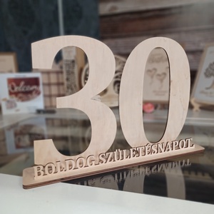 Szülinapra asztaldísz fából - otthon & életmód - dekoráció - asztal és polc dekoráció - gravírozott táblák - Meska.hu