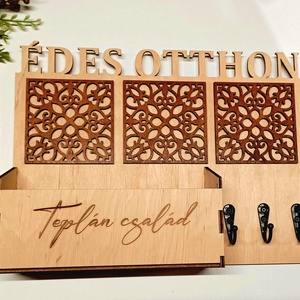 Családi névre szóló fali kulcs- és levéltartó, Otthon & Életmód, Dekoráció, Fali és függő dekoráció, Fali kulcstartó, Famegmunkálás, MESKA
