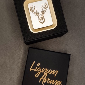 Fa autóillatosító cserélhető előlappal - Meska.hu