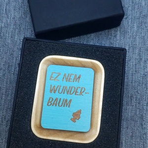 Fa autóillatosító cserélhető előlappal - Meska.hu