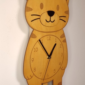 Cicás ingás falióra � mozgó farokkal, névre szóló gravírozással - Meska.hu