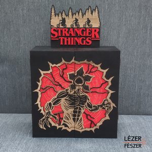 Stranger Things fa gyűjtőszekrény Kinder Joy figurákhoz - Meska.hu
