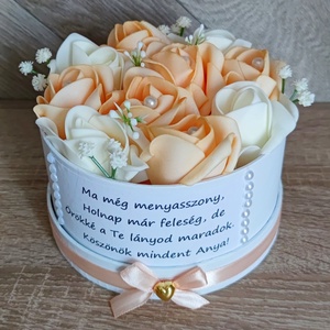 szülőköszöntő virágbox barack-fehér - Meska.hu