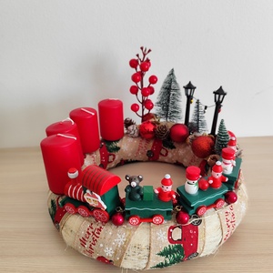 Adventi koszorú fa vonatos, Karácsony, Adventi díszek, Adventi koszorú, Virágkötés, MESKA