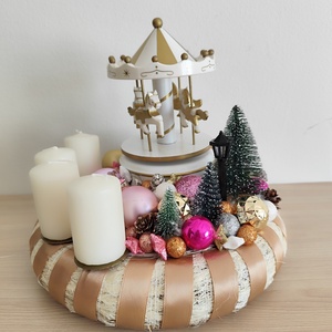 Adventi koszorú körhintás, Karácsony, Adventi díszek, Adventi koszorú, Virágkötés, MESKA
