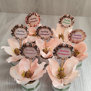 Nőnapi ajándék magnólia rokonoknak, ismerősöknek, kollégáknak - Meska.hu