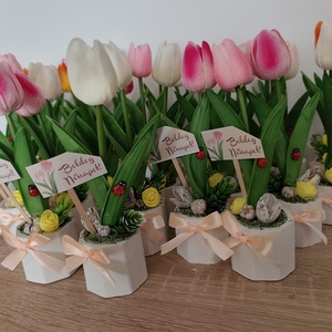Nőnapi tulipán koll�gaknak,ismerősöknek,rokonoknak - otthon & életmód - dekoráció - asztal és polc dekoráció - asztaldísz - Meska.hu