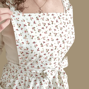 Rózsa kötény - Vintage hangulat, praktikus kialakítás, 100% pamut, Otthon & Életmód, Konyhafelszerelés, tálalás, Konyhai textil, Kötény, Varrás, MESKA