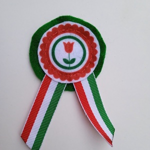 Kézzel varrott kokárda nemzeti színű szalaggal - tulipán - Meska.hu