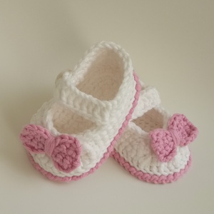 Gombos-masnis babacipő - Meska.hu