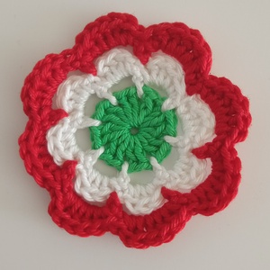 Horgolt kokárda - Lapos virág - Meska.hu