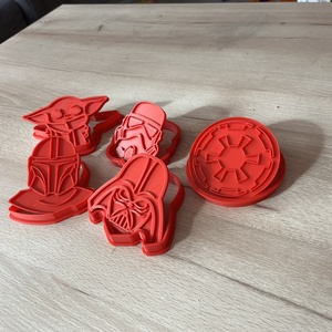 Star Wars Sütikiszúró szett, Otthon & Életmód, Konyhafelszerelés, tálalás, Sütés, főzés, Sütikiszúró, Mindenmás, Star Wars témájú sütikiszúró készlet
Baby Yoda, Darth Vader, a Mandalóri, rohamosztagos, és birodal..., MESKA