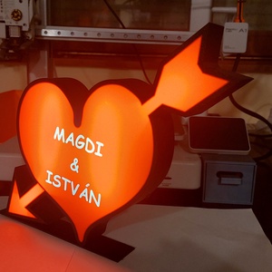 Szív nyillal hangulatlámpa. Lightbox - otthon & életmód - dekoráció - asztal és polc dekoráció - asztaldísz - Meska.hu