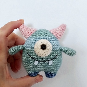 Mini szörny - Meska.hu