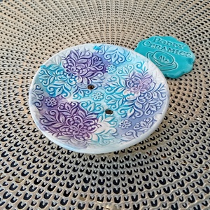 Mandala mintás kerámia szappantartó, lila-türkiz - otthon & életmód - fürdőszoba - szappantartó - Meska.hu