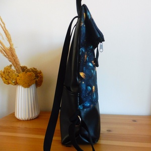 Fekete levél mintás roll up/roll top hátizsák - táska & tok - hátizsák - roll top hátizsák - Meska.hu