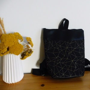 Fekete apró mintás mini hátizsák - táska & tok - hátizsák - hátizsák - Meska.hu