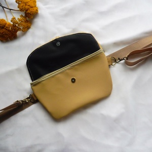 Bézs szőrmés övtáska - táska & tok - övtáska - Meska.hu