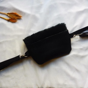 Fekete szőrmés övtáska - táska & tok - övtáska - Meska.hu