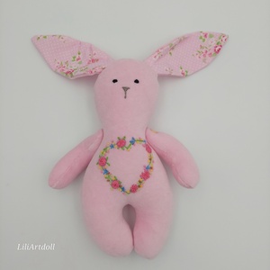 Hímzett nyuszó, Játék & Sport, Baba & babaház, Baba, Baba-és bábkészítés, Hímzés, MESKA