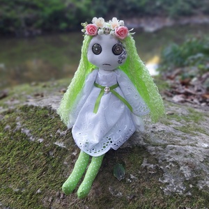 Gombszemű dekorbaba, Otthon & Életmód, Dekoráció, Halloween, Halloweeni figurák, Baba-és bábkészítés, Varrás, MESKA