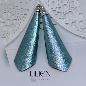 Fényes türkizzöld bőr fülbevaló  - Meska.hu