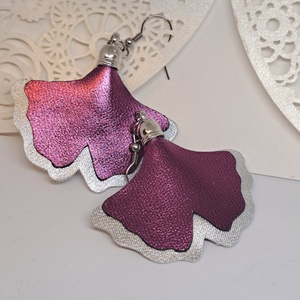 MAGENTA GINKGO  bőr fülbevaló, Ékszer, Fülbevaló, Lógó fülbevaló, Bőrművesség, Ékszerkészítés, MESKA