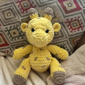 Horgolt zsiráf - játék & sport - plüssállat & játékfigura - zsiráf - Meska.hu