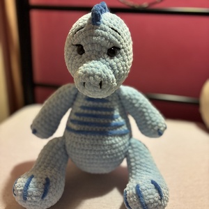 Horgolt dínó - Meska.hu