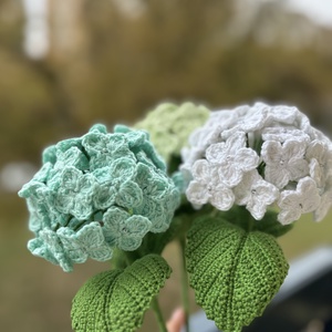 Horgolt hortenzia - otthon & életmód - dekoráció - virágdísz és tartó - csokor & virágdísz - Meska.hu