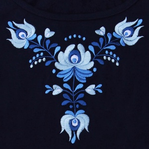 Kékkel hímzett Matyó rövid ujjú-Sötétkék - ruha & divat - női ruha - póló, felső - Meska.hu