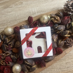 Szarvas alakú formagyertya díszdobozban - esküvő - dekoráció - gyertya & gyertyatartó - Meska.hu