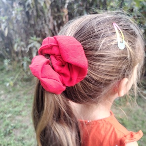 Piros scrunchie hajgumi - ruha & divat - hajdísz & hajcsat - hajgumi - Meska.hu