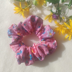 Rózsaszín virágos scrunchie , Ruha & Divat, Hajdísz & Hajcsat, Hajgumi, Varrás, MESKA
