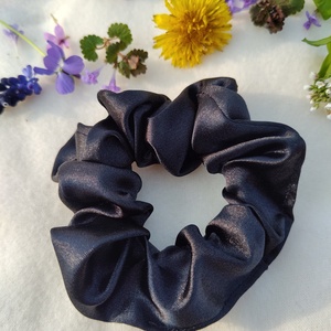 Fekete szatén scrunchie hajgumi - Meska.hu