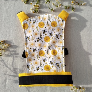 Játék csatos hordozó - sárga virágos - Meska.hu