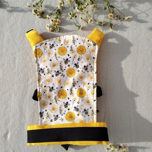 Játék csatos hordozó - sárga virágos - játék & sport - baba & babaház - babaruha, babakellék - Meska.hu