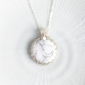 Howlit valódi ásvány nyaklánc - Meska.hu