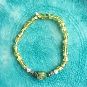 Olivin karkötő valódi ásvánnyal - Meska.hu