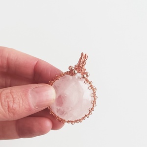 Rózsakvarc valódi ásvány medál - ékszer - nyaklánc - medálos nyaklánc - Meska.hu