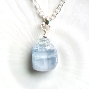 Angyalkő (cölesztin) valódi ásvány medálos nyaklánc, Ékszer, Nyaklánc, Medál, Ékszerkészítés, MESKA