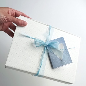 Díszdobozos csomagolás sálakhoz - otthon & életmód - dekoráció - asztal és polc dekoráció - díszdoboz - Meska.hu