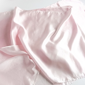 Szatén fényű tiszta hernyóselyem stóla - ruha & divat - sál, sapka, kendő - sál - Meska.hu