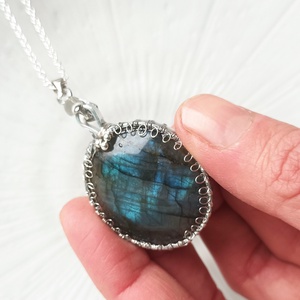 Labradorit természetes ásvány nyaklánc - ékszer - nyaklánc - medálos nyaklánc - Meska.hu