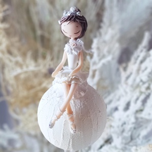 Balerina hógolyón - karácsony - karácsonyi lakásdekoráció - karácsonyfadíszek - Meska.hu