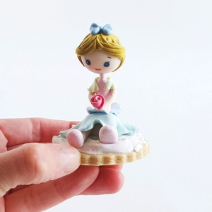 Mini epertorta dísz kislánnyal - otthon & életmód - dekoráció - dísztárgy - Meska.hu