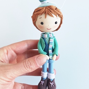 Kisfiú dísz (felakasztható): barna hajú - karácsony - karácsonyi lakásdekoráció - karácsonyfadíszek - Meska.hu