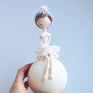 Balerina hógolyón - karácsony - karácsonyi lakásdekoráció - karácsonyfadíszek - Meska.hu